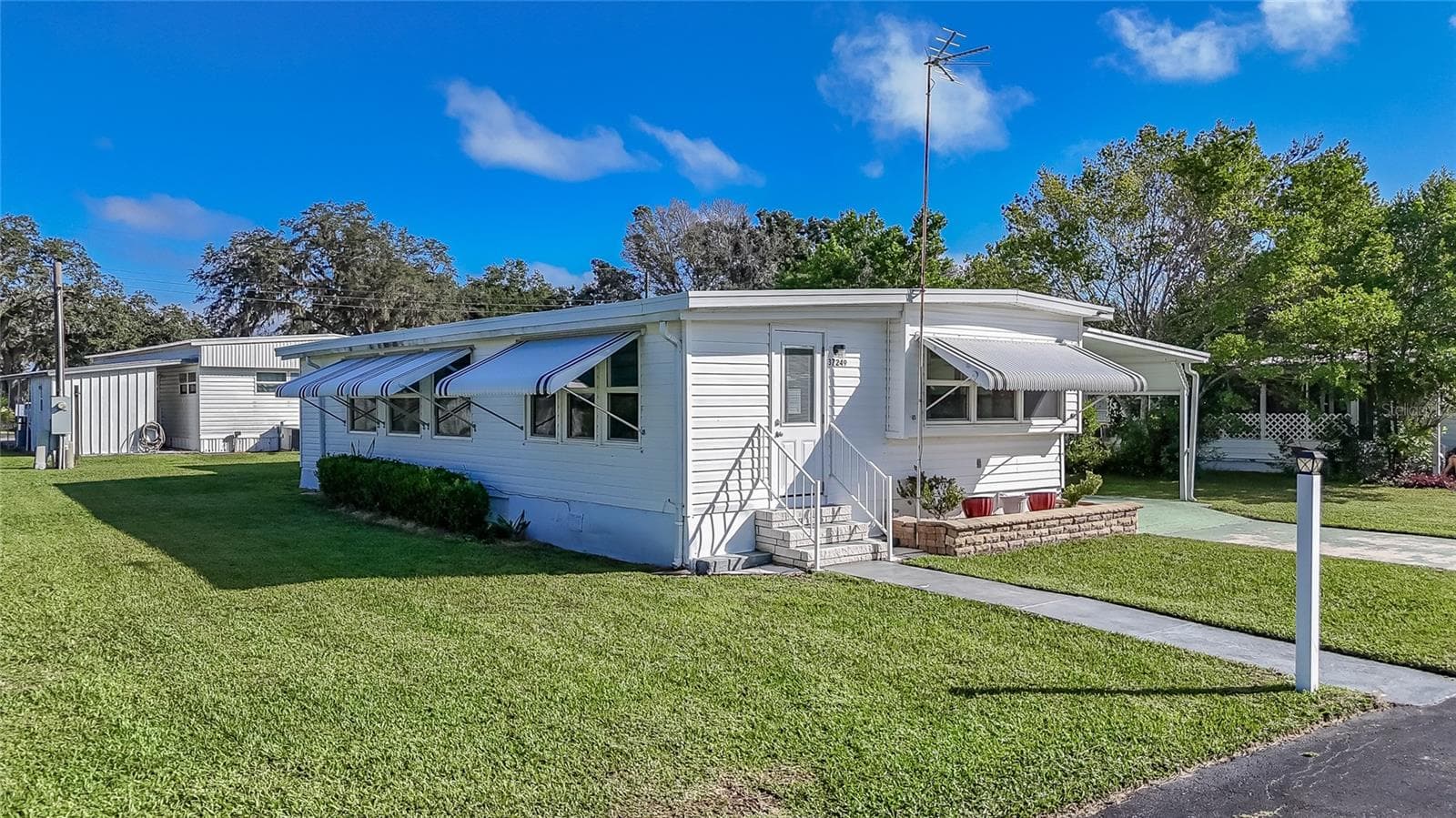 Mobile Home at 37249 HAMMOND DR, ZEPHYRHILLS, photo 22 of 23