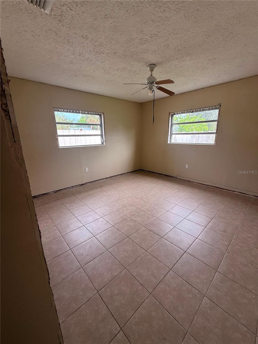 Single Family Residence at 806 W SHELL POINT RD, RUSKIN, photo 13 of 14