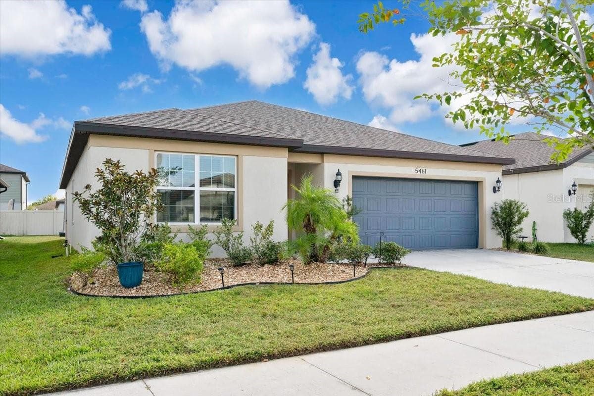Single Family Residence at 5461 KEATON SPRINGS DR, LAKELAND, photo 3 of 42