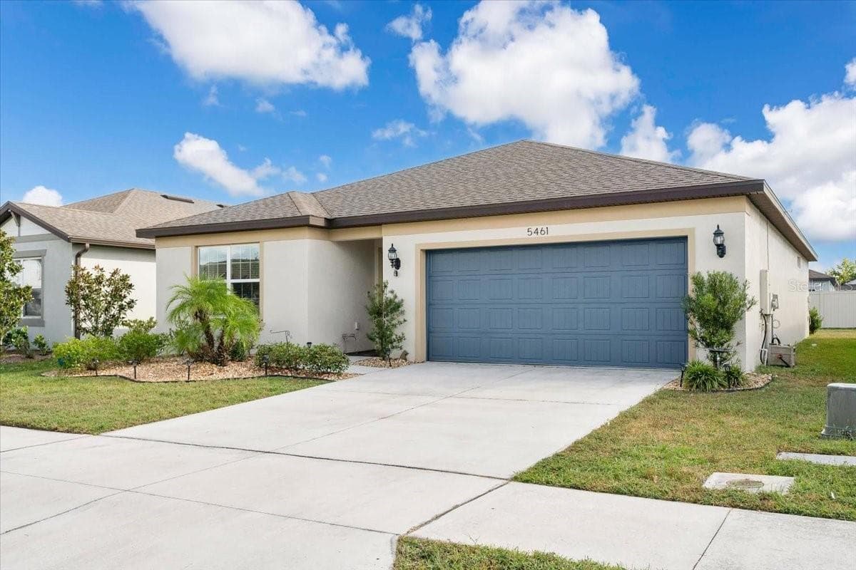 Single Family Residence at 5461 KEATON SPRINGS DR, LAKELAND, photo 4 of 42