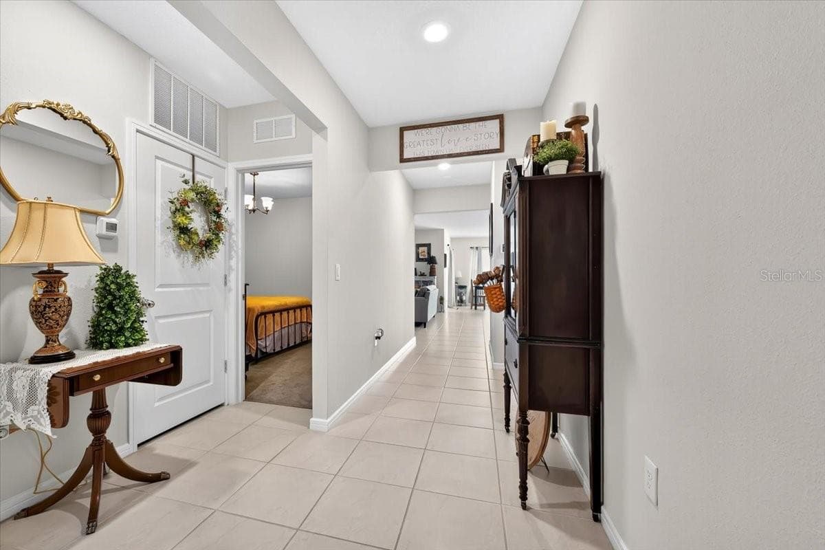Single Family Residence at 5461 KEATON SPRINGS DR, LAKELAND, photo 6 of 42