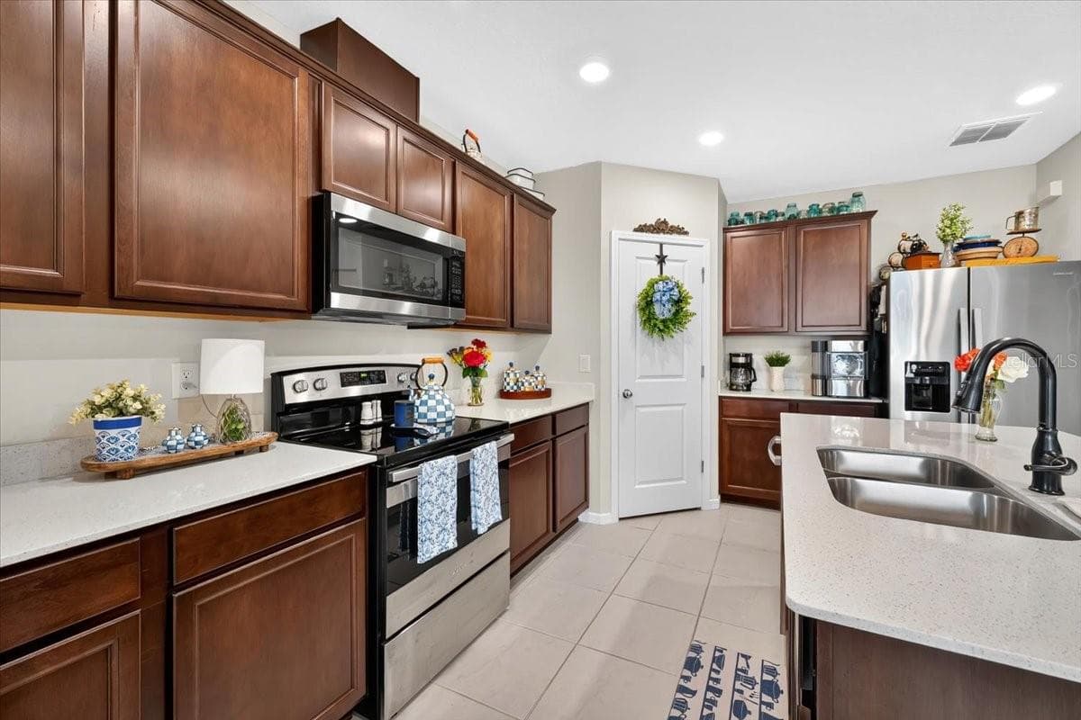 Single Family Residence at 5461 KEATON SPRINGS DR, LAKELAND, photo 19 of 42