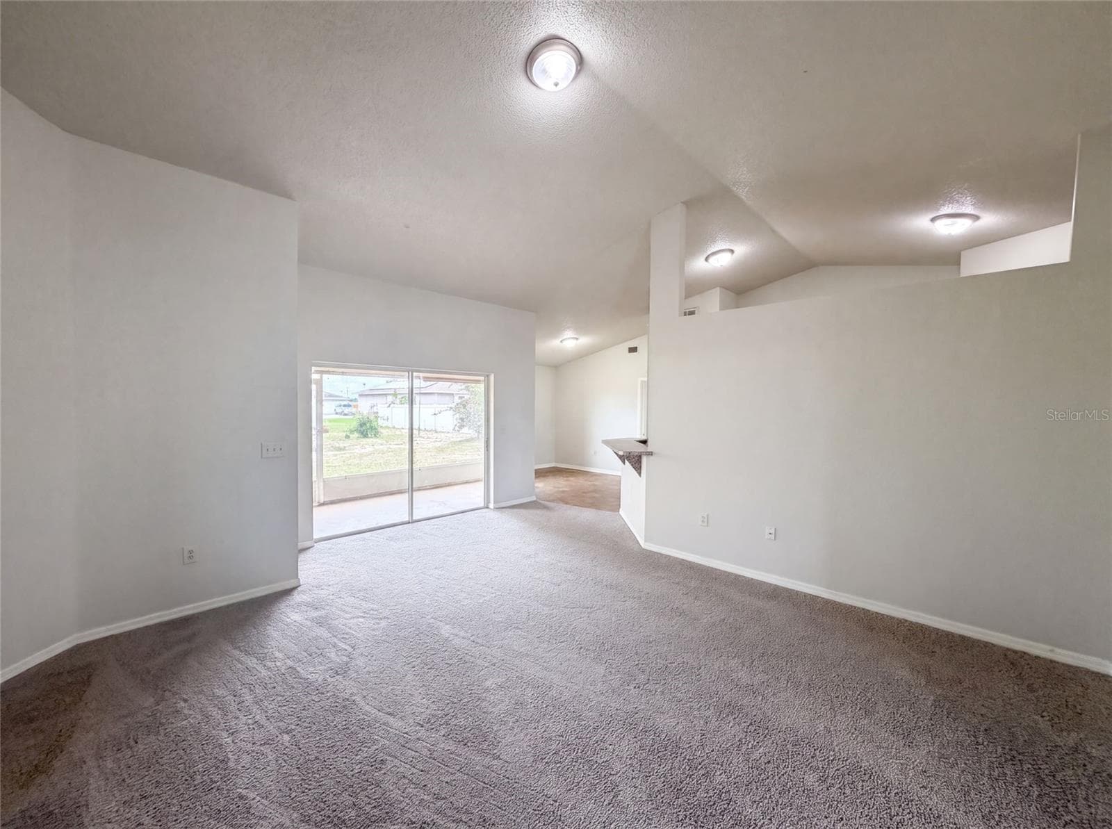 Single Family Residence at 1038 HIGHLAND CREST CIR, LAKE WALES, photo 3 of 18