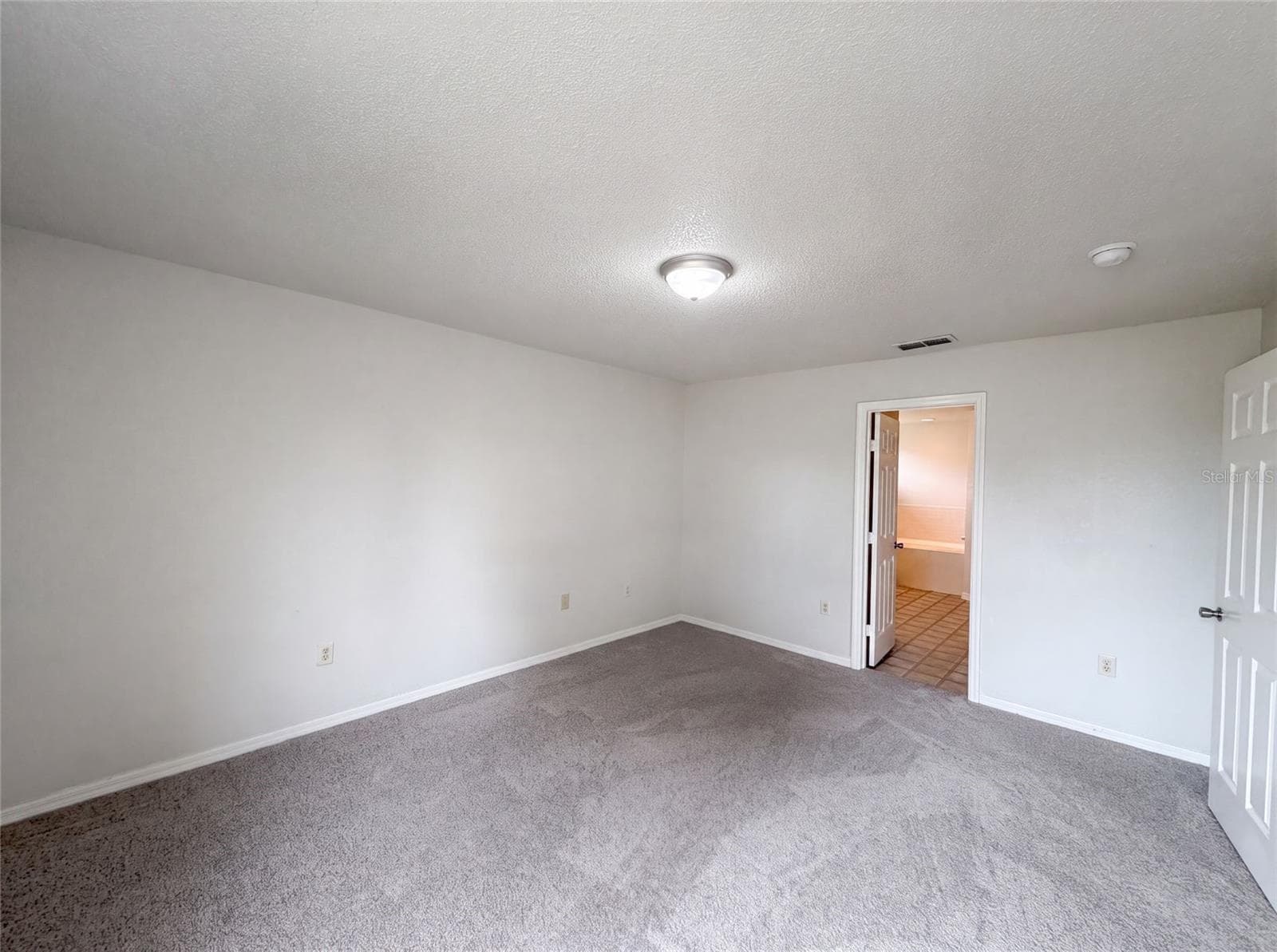 Single Family Residence at 1038 HIGHLAND CREST CIR, LAKE WALES, photo 9 of 18