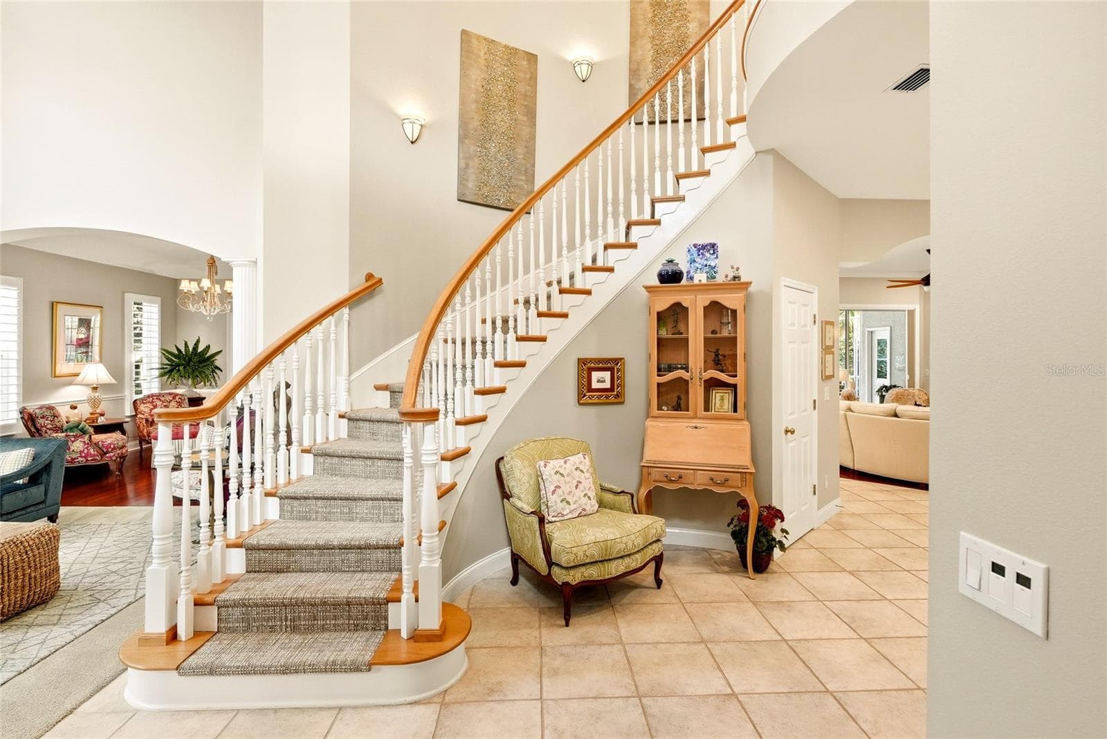 Single Family Residence at 1246 DARLINGTON OAK CIR NE, ST PETERSBURG, photo 2 of 79
