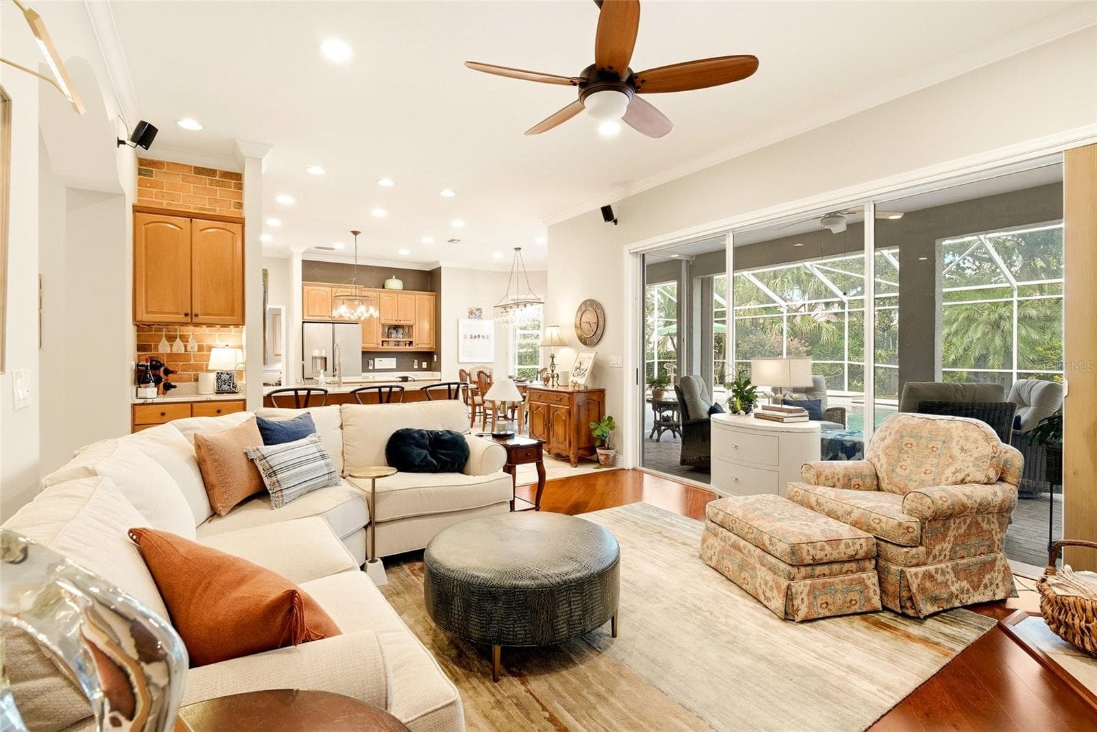 Single Family Residence at 1246 DARLINGTON OAK CIR NE, ST PETERSBURG, photo 17 of 79