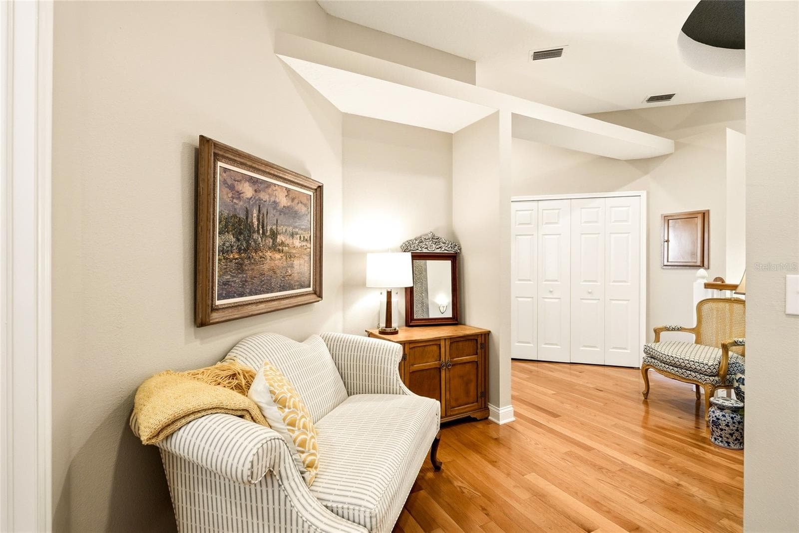 Single Family Residence at 1246 DARLINGTON OAK CIR NE, ST PETERSBURG, photo 23 of 79