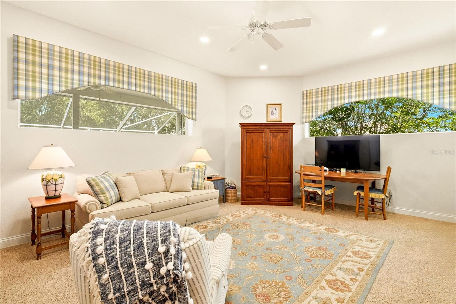 Single Family Residence at 1246 DARLINGTON OAK CIR NE, ST PETERSBURG, photo 38 of 79