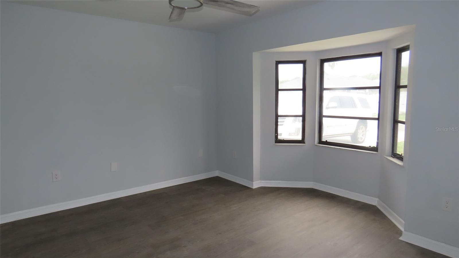Single Family Residence at 807 NECTAR RD, VENICE, photo 12 of 37