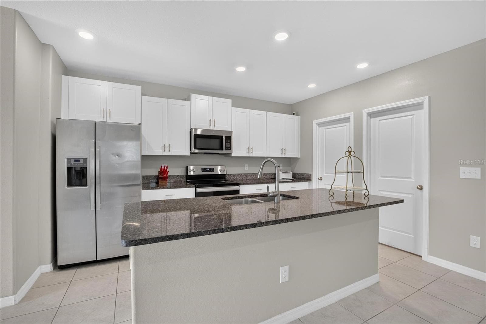 Kitchen - 31814 BARREL WAVE WAY, WESLEY CHAPEL