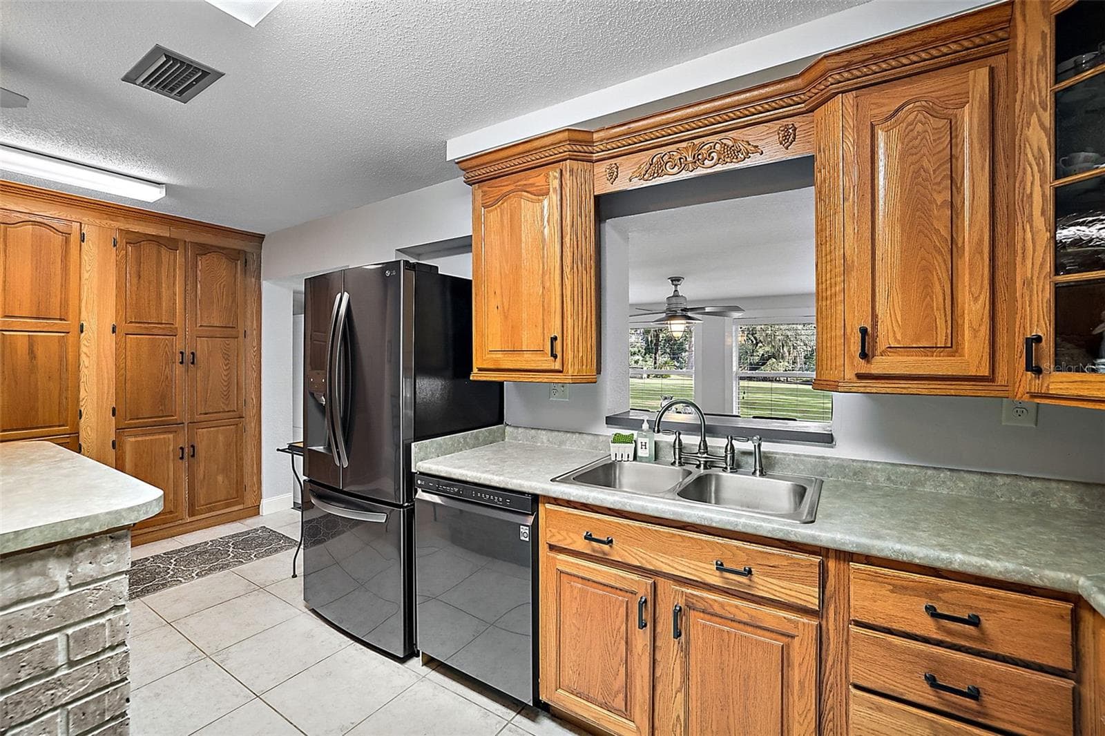 Single Family Residence at 10303 SE SUNSET HARBOR RD, SUMMERFIELD, photo 9 of 31