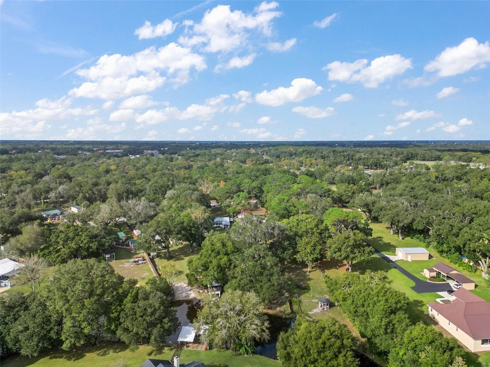 Single Family Residence at 10303 SE SUNSET HARBOR RD, SUMMERFIELD, photo 29 of 31