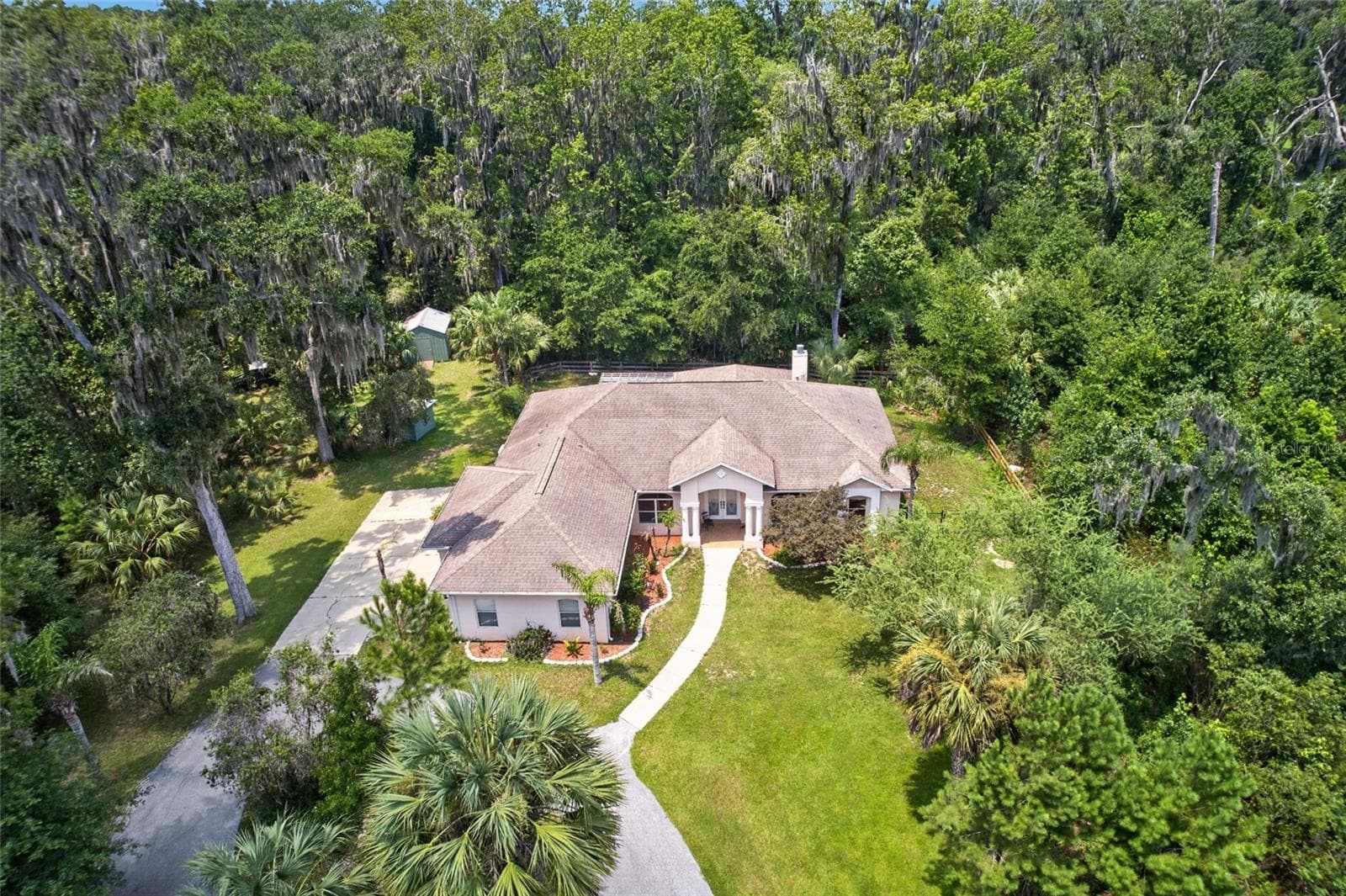 East Facing, Custom Built Triple Crown Home - 19040 NW 88TH AVENUE RD, REDDICK