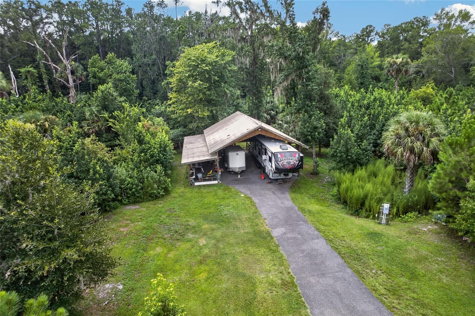 RV Parking/Hook-up - 19040 NW 88TH AVENUE RD, REDDICK