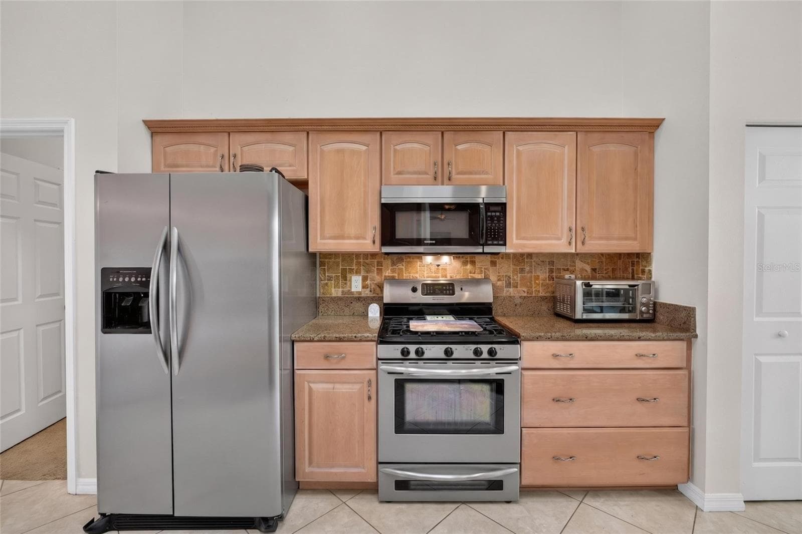 Stainless Steel Appliances - 19040 NW 88TH AVENUE RD, REDDICK