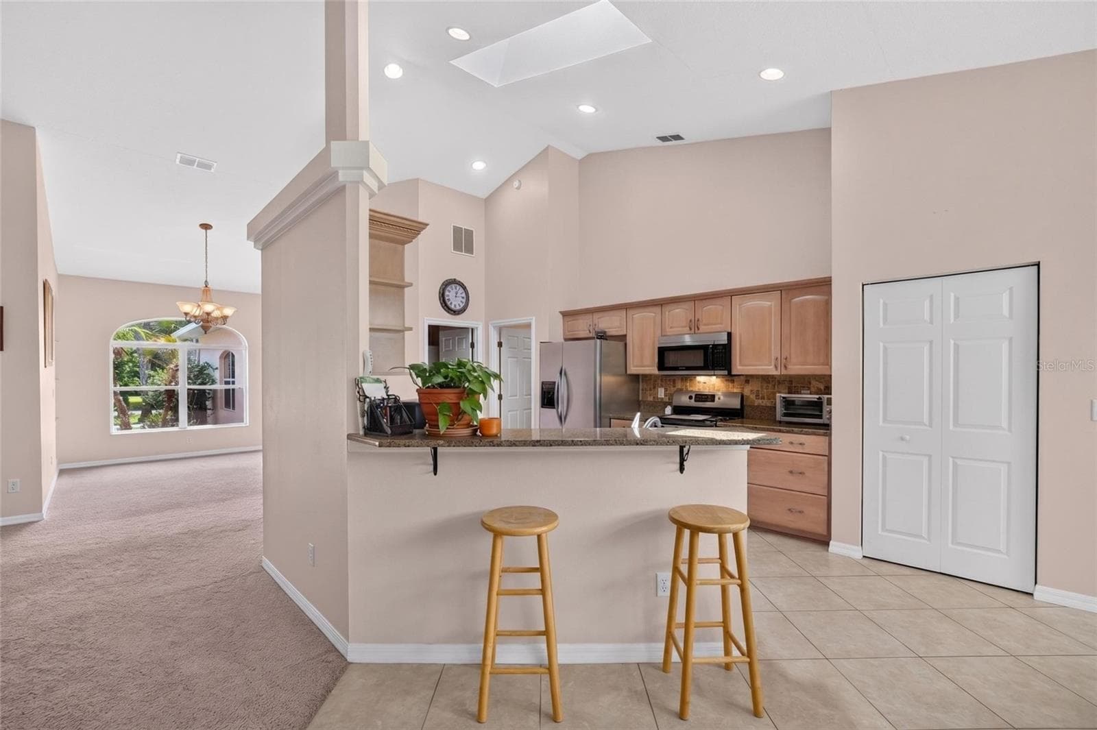 Pantry Closet & Breakfast Bar Overhang - 19040 NW 88TH AVENUE RD, REDDICK