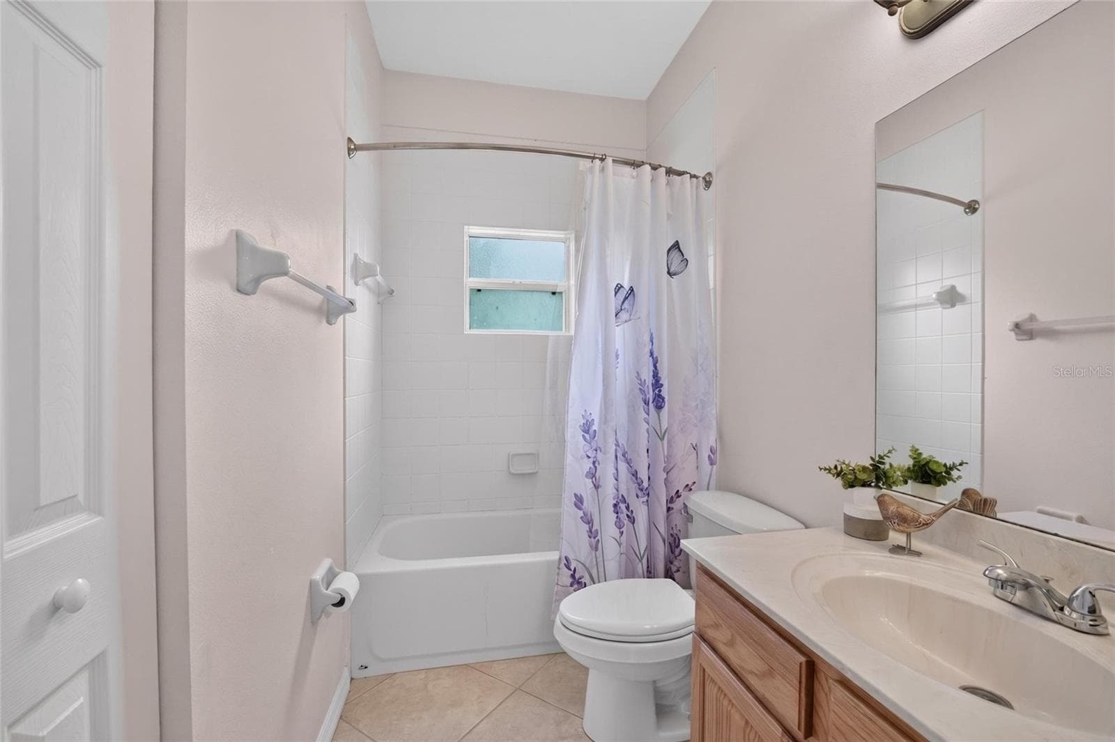 Bathroom 2 - 19040 NW 88TH AVENUE RD, REDDICK