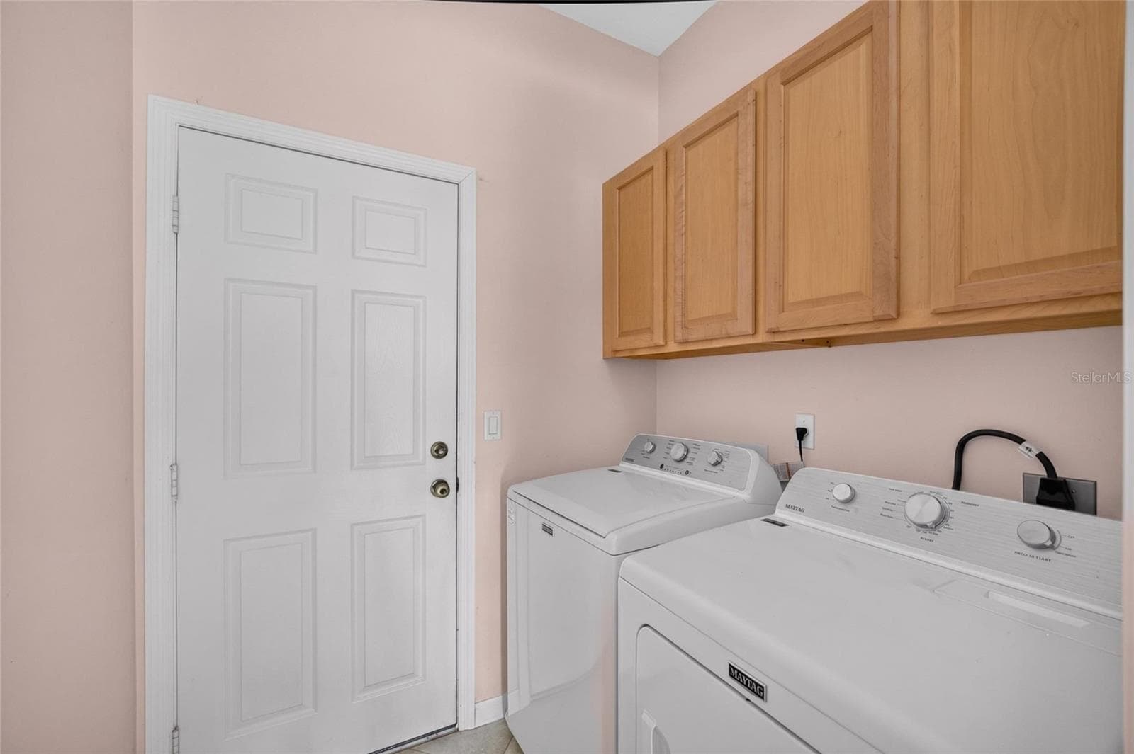 Built-in Cabinets Above Laundry - 19040 NW 88TH AVENUE RD, REDDICK
