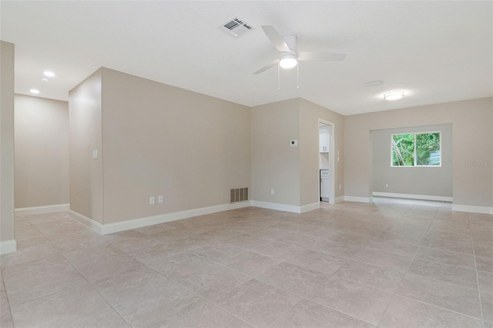 Single Family Residence at 2958 DUNDEE DR, PALM HARBOR, photo 4 of 64