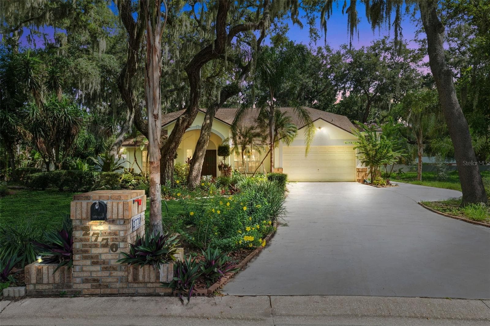 Single Family Residence at 2770 BUCKHORN OAKS DR, VALRICO, photo 2 of 54