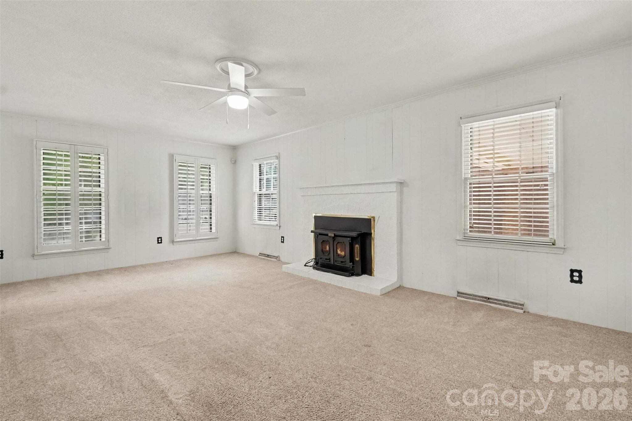 Family room - 4221 Bridgewood Lane, Charlotte
