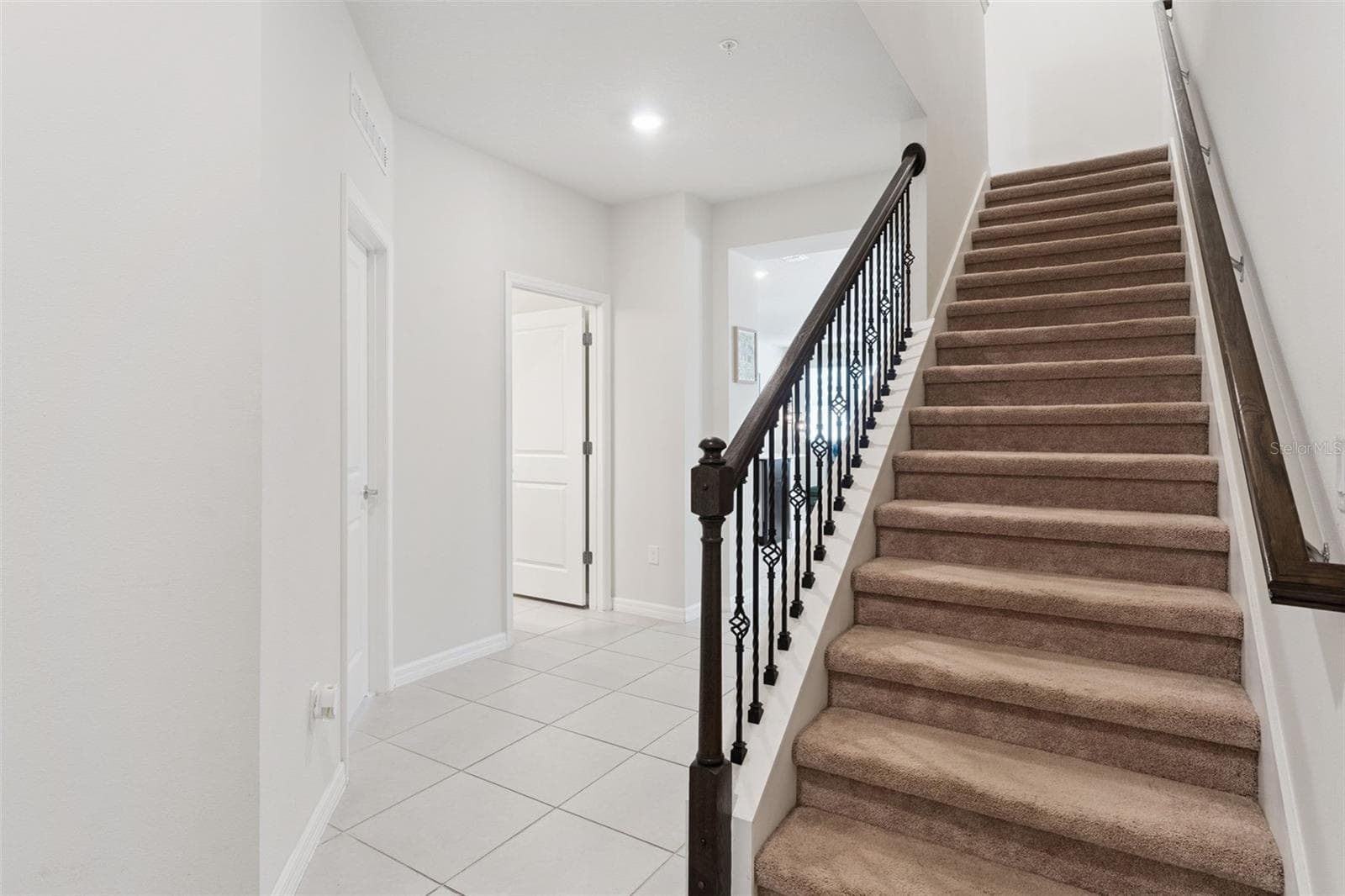 Townhouse at 6926 REVERIE PARK AVE, ORLANDO, photo 10 of 30