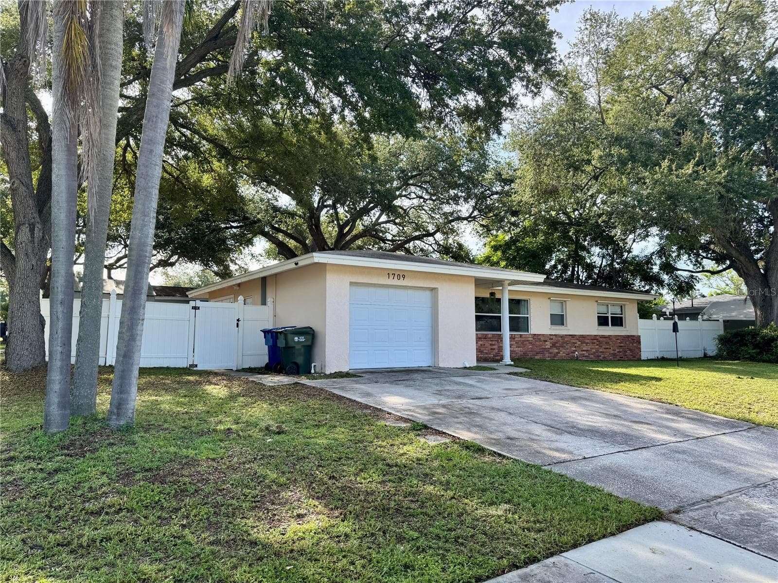 This wonderful home is located high on a corner lot! - 1709 EATON DR NE, CLEARWATER