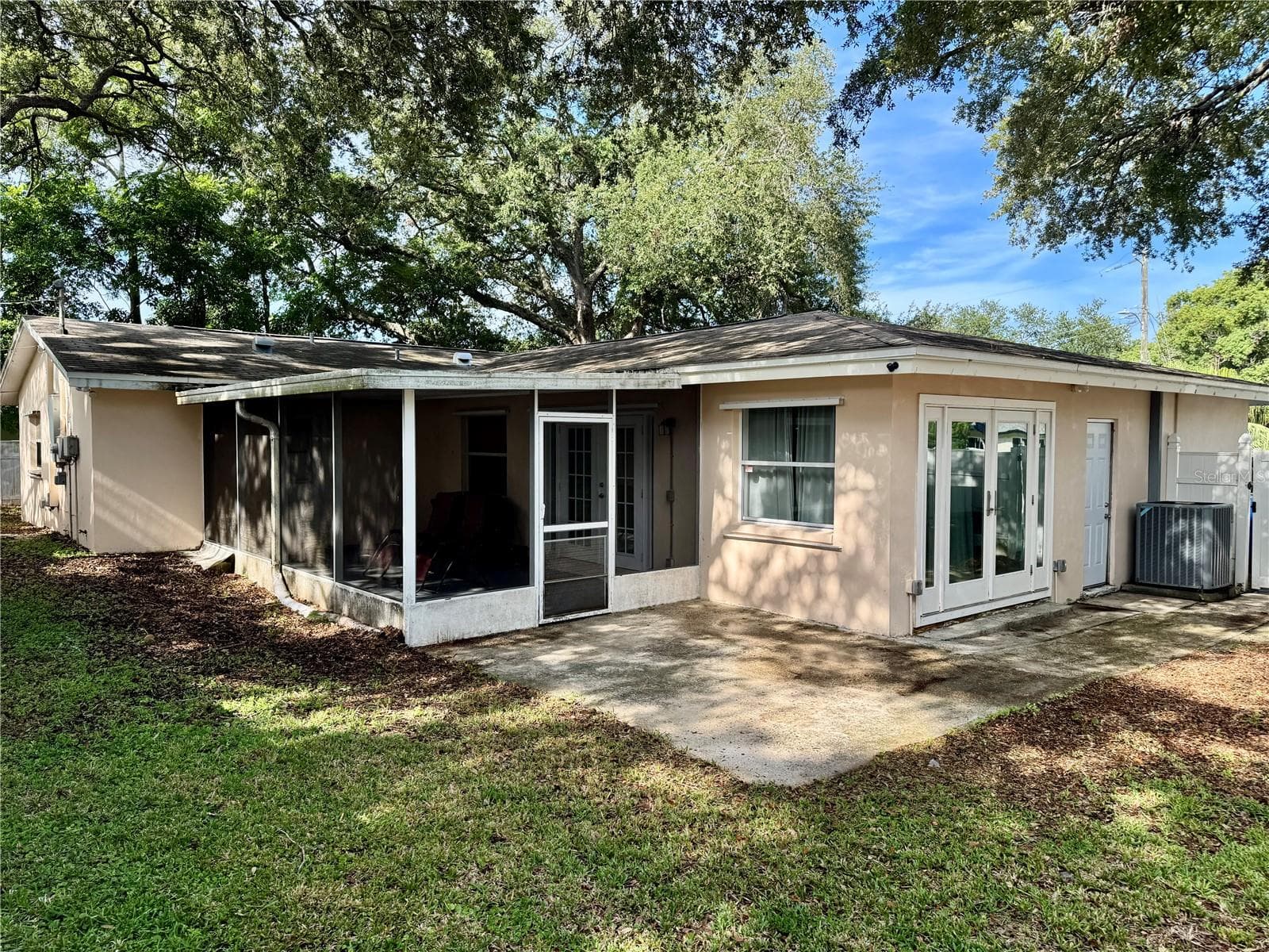 Single Family Residence at 1709 EATON DR NE, CLEARWATER, photo 28 of 33