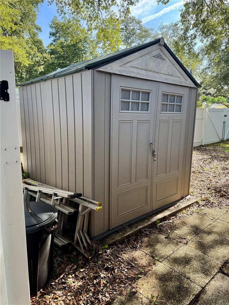 Storage shed in the back yard - 1709 EATON DR NE, CLEARWATER