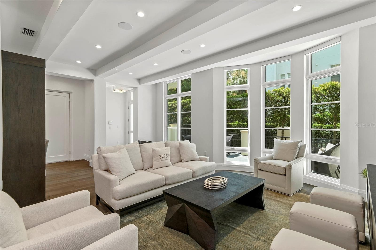 Townhouse at 125 S INTERLACHEN AVE #1, WINTER PARK, photo 19 of 79