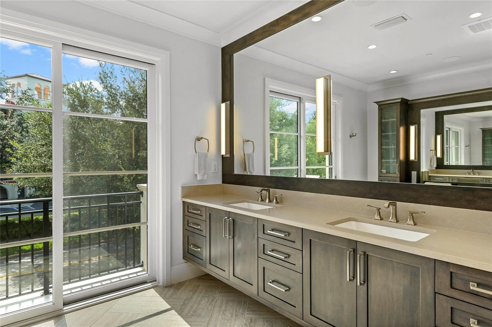 Townhouse at 125 S INTERLACHEN AVE #1, WINTER PARK, photo 46 of 79