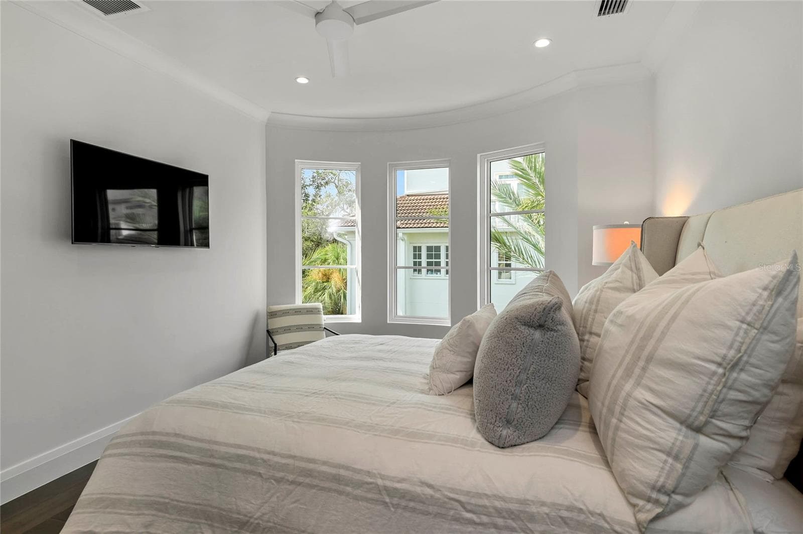 Townhouse at 125 S INTERLACHEN AVE #1, WINTER PARK, photo 56 of 79