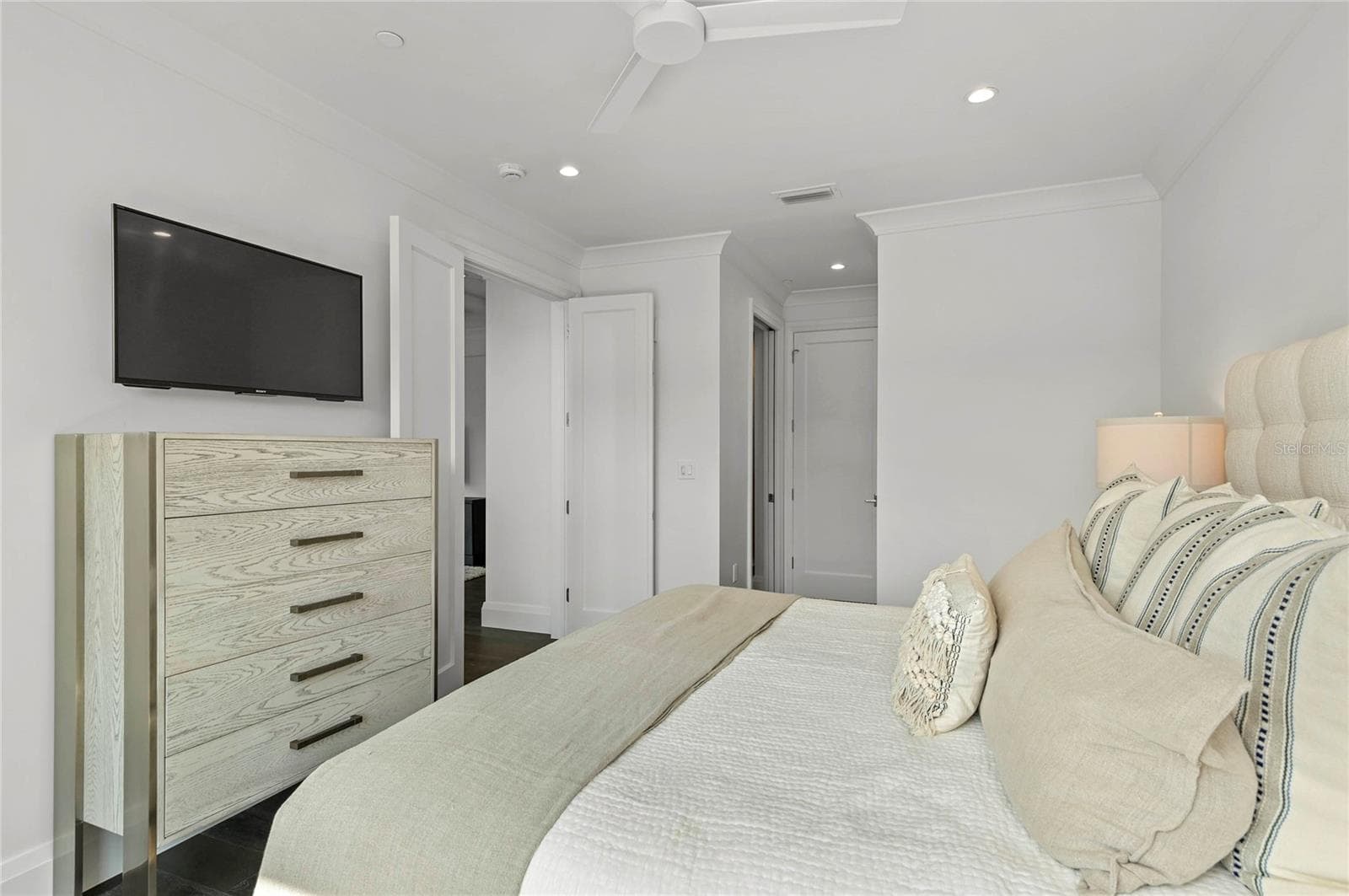 Townhouse at 125 S INTERLACHEN AVE #1, WINTER PARK, photo 61 of 79