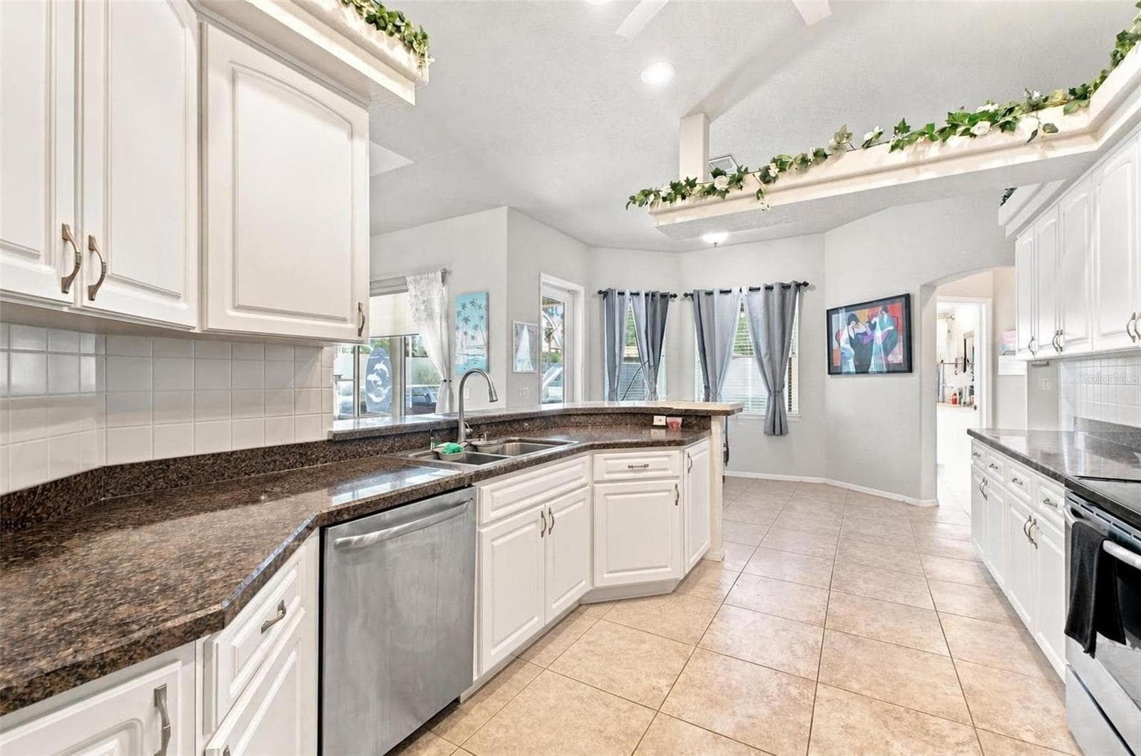 Kitchen - 5287 SLATER RD, SPRING HILL