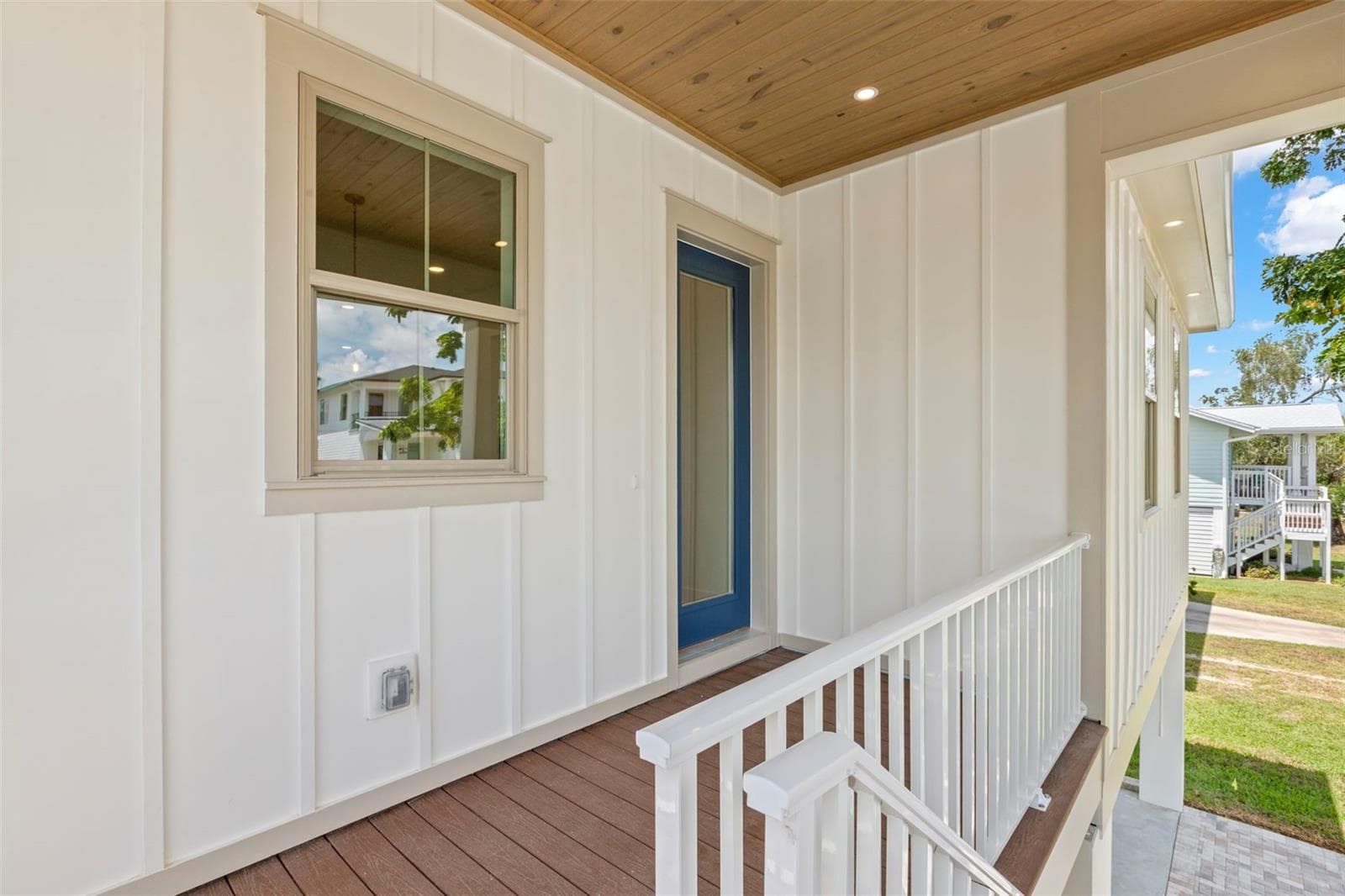 Single Family Residence at 1858 MISSISSIPPI AVE NE, ST PETERSBURG, photo 5 of 51
