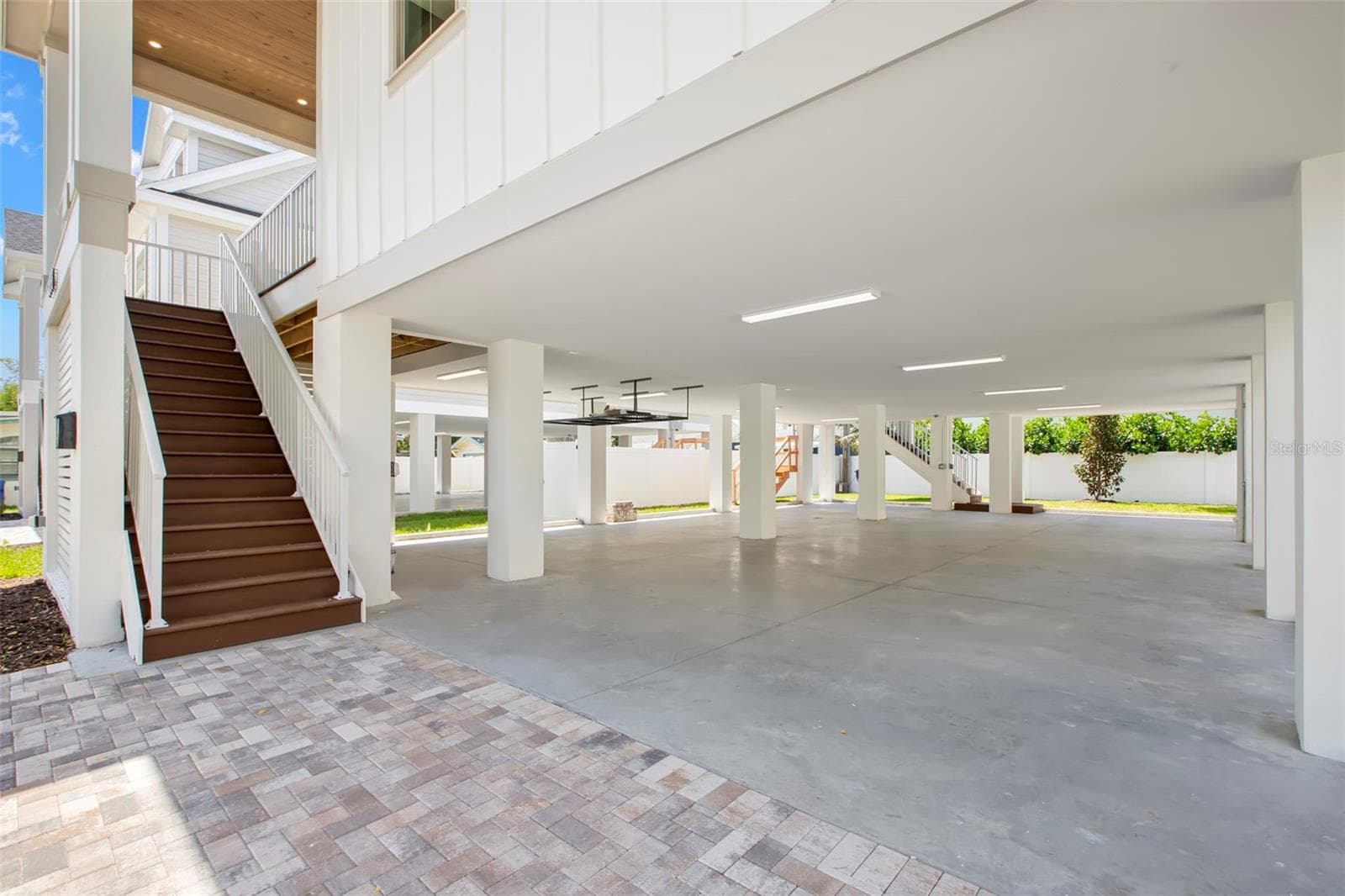 Single Family Residence at 1858 MISSISSIPPI AVE NE, ST PETERSBURG, photo 34 of 51