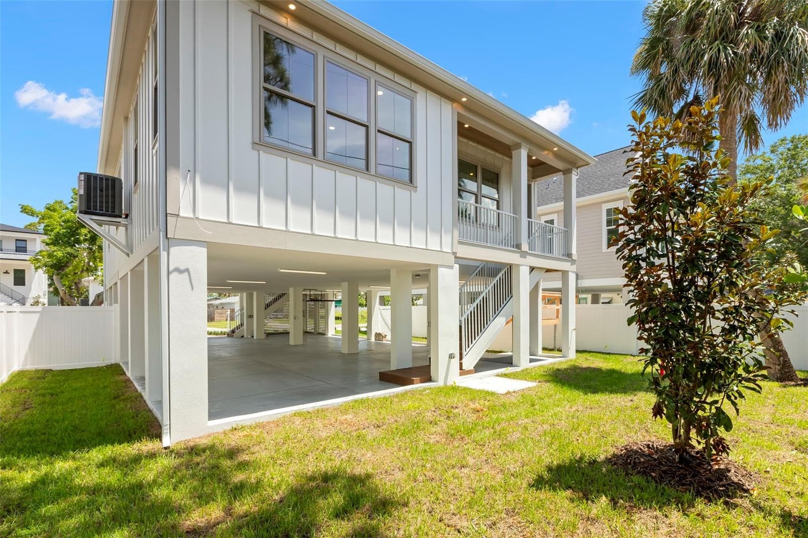 Single Family Residence at 1858 MISSISSIPPI AVE NE, ST PETERSBURG, photo 38 of 51