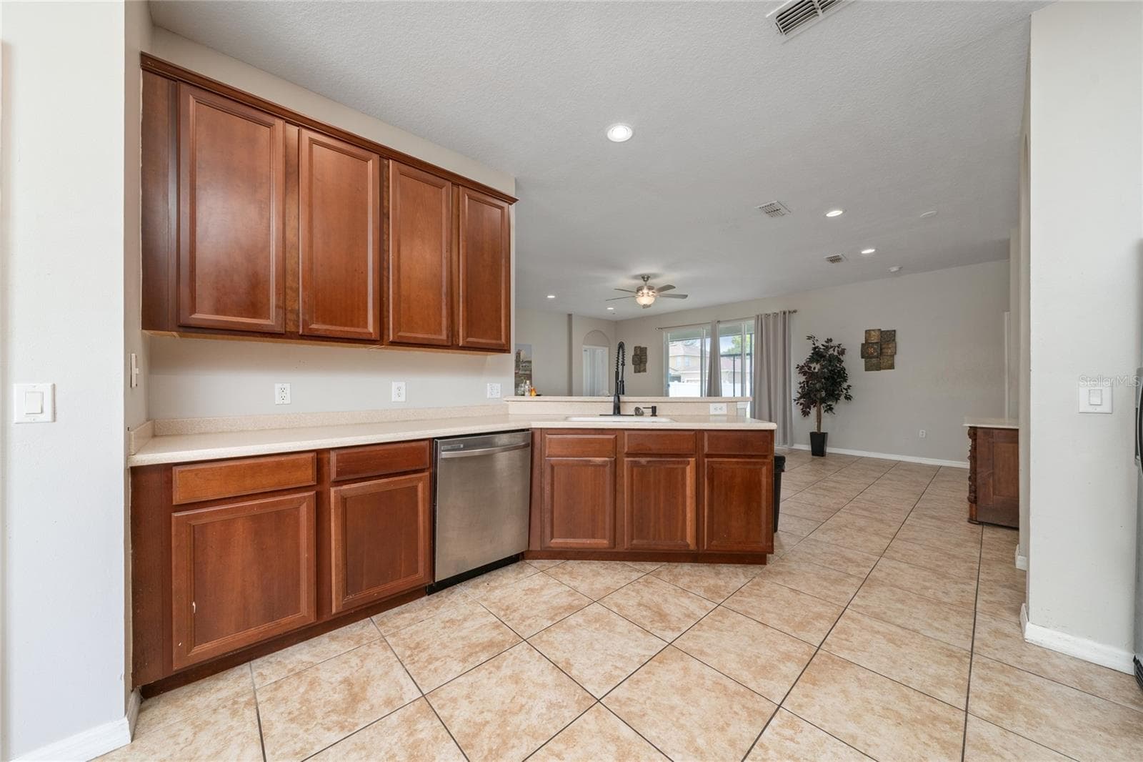 Single Family Residence at 3108 WESTBROOK RD, KISSIMMEE, photo 11 of 38