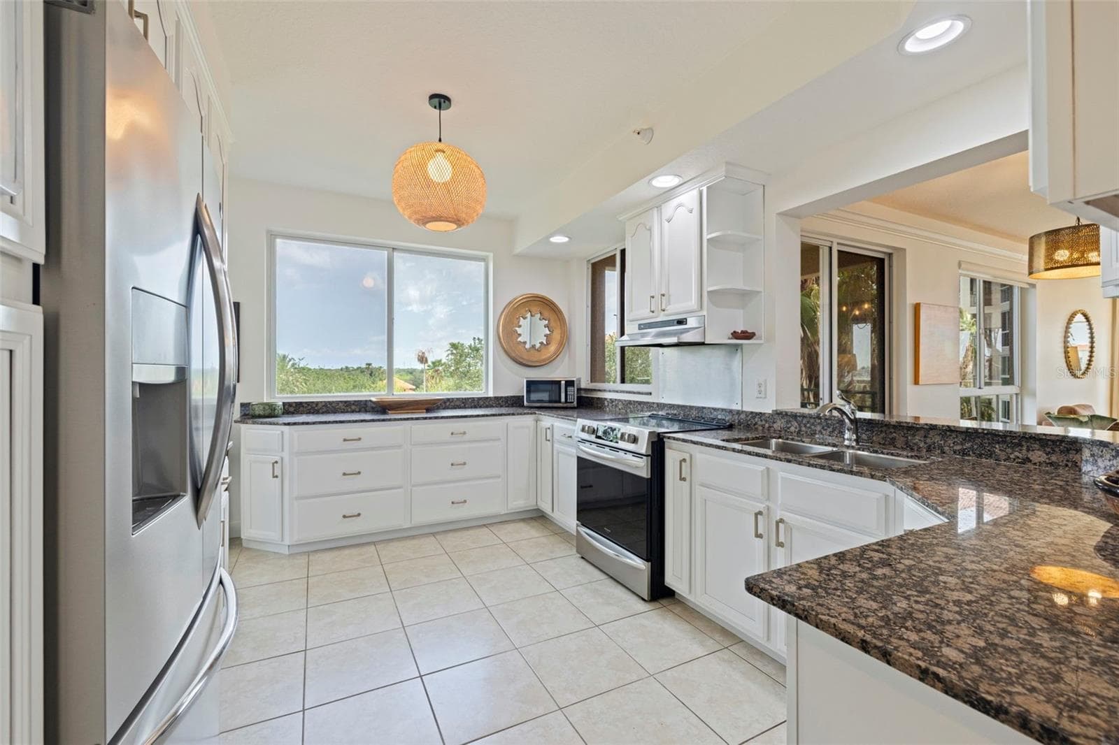 Condominium at 4737 DOLPHIN CAY LN S #401, ST PETERSBURG, photo 6 of 50