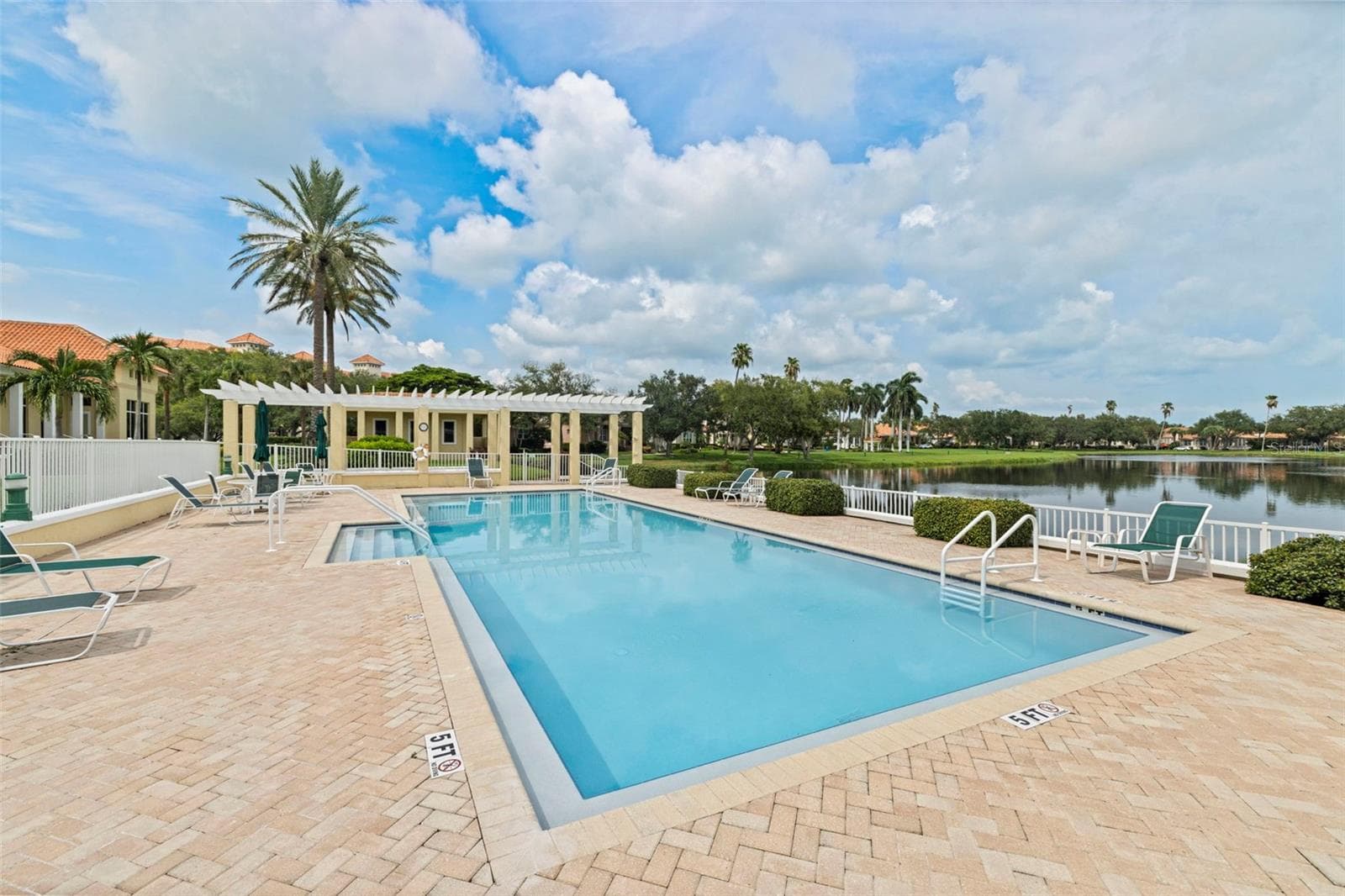 Condominium at 4737 DOLPHIN CAY LN S #401, ST PETERSBURG, photo 36 of 50