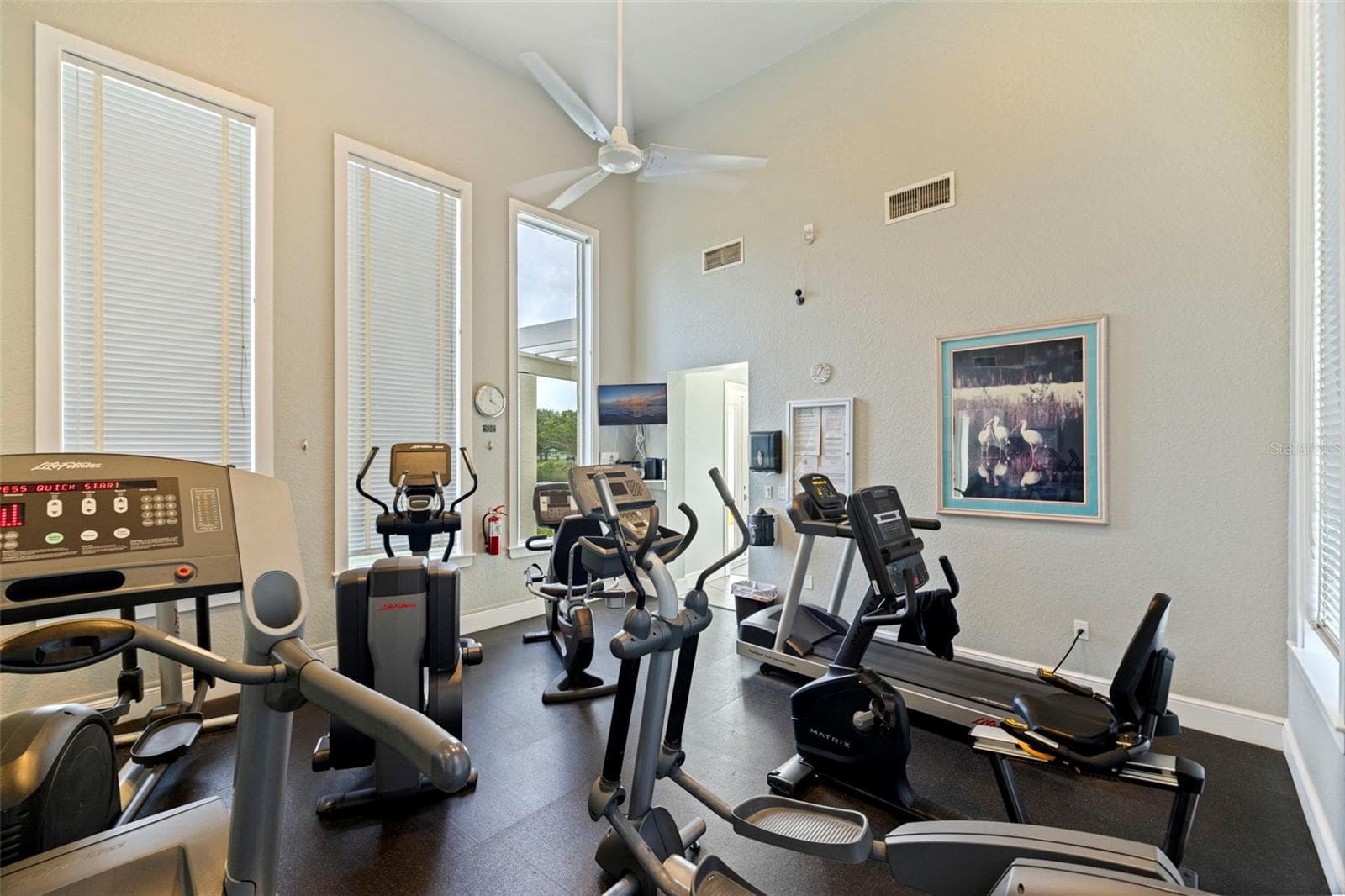 Fitness center - 4737 DOLPHIN CAY LN S #401, ST PETERSBURG