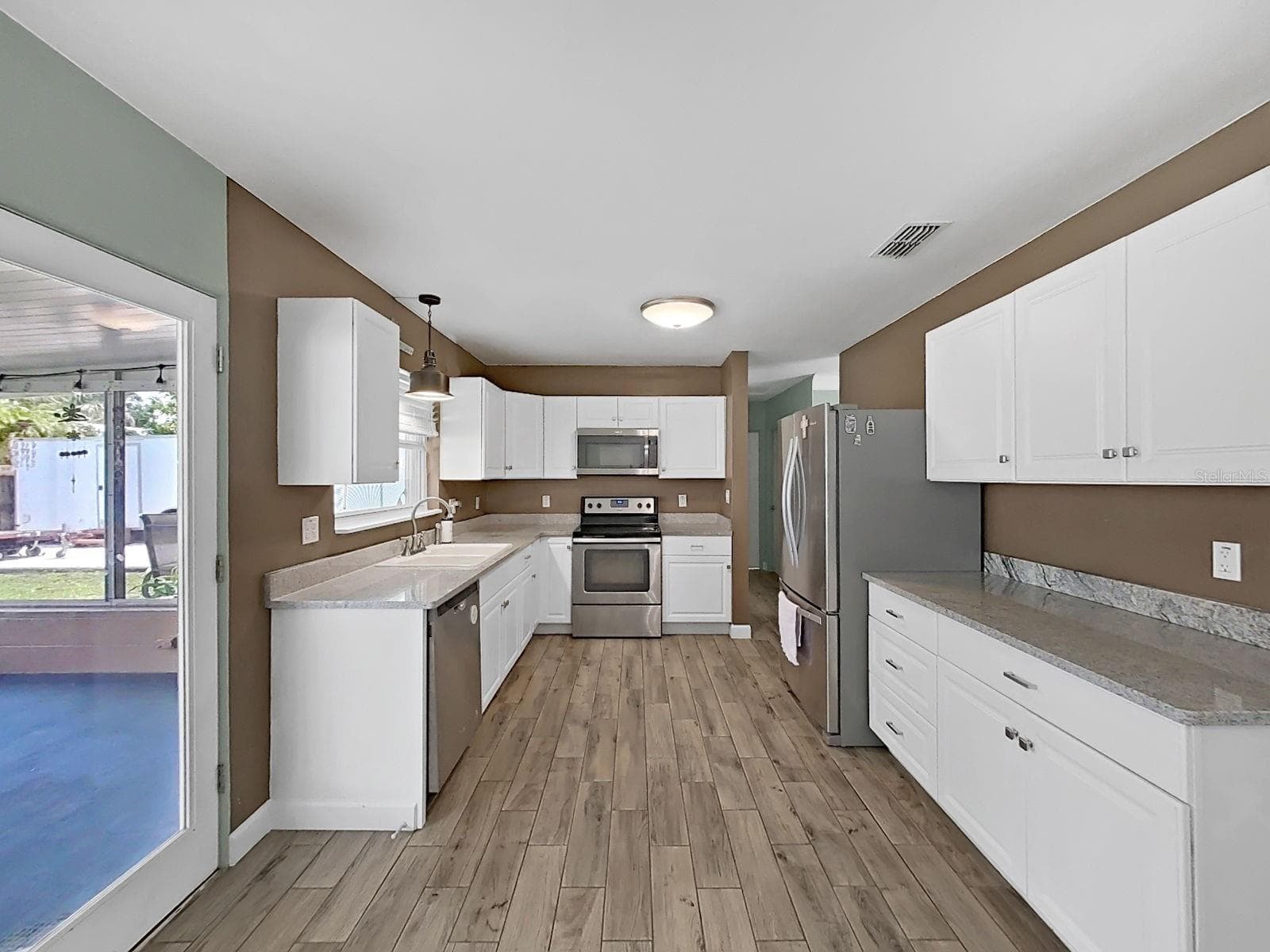 Single Family Residence at 5931 49TH AVE N, ST PETERSBURG, photo 16 of 46