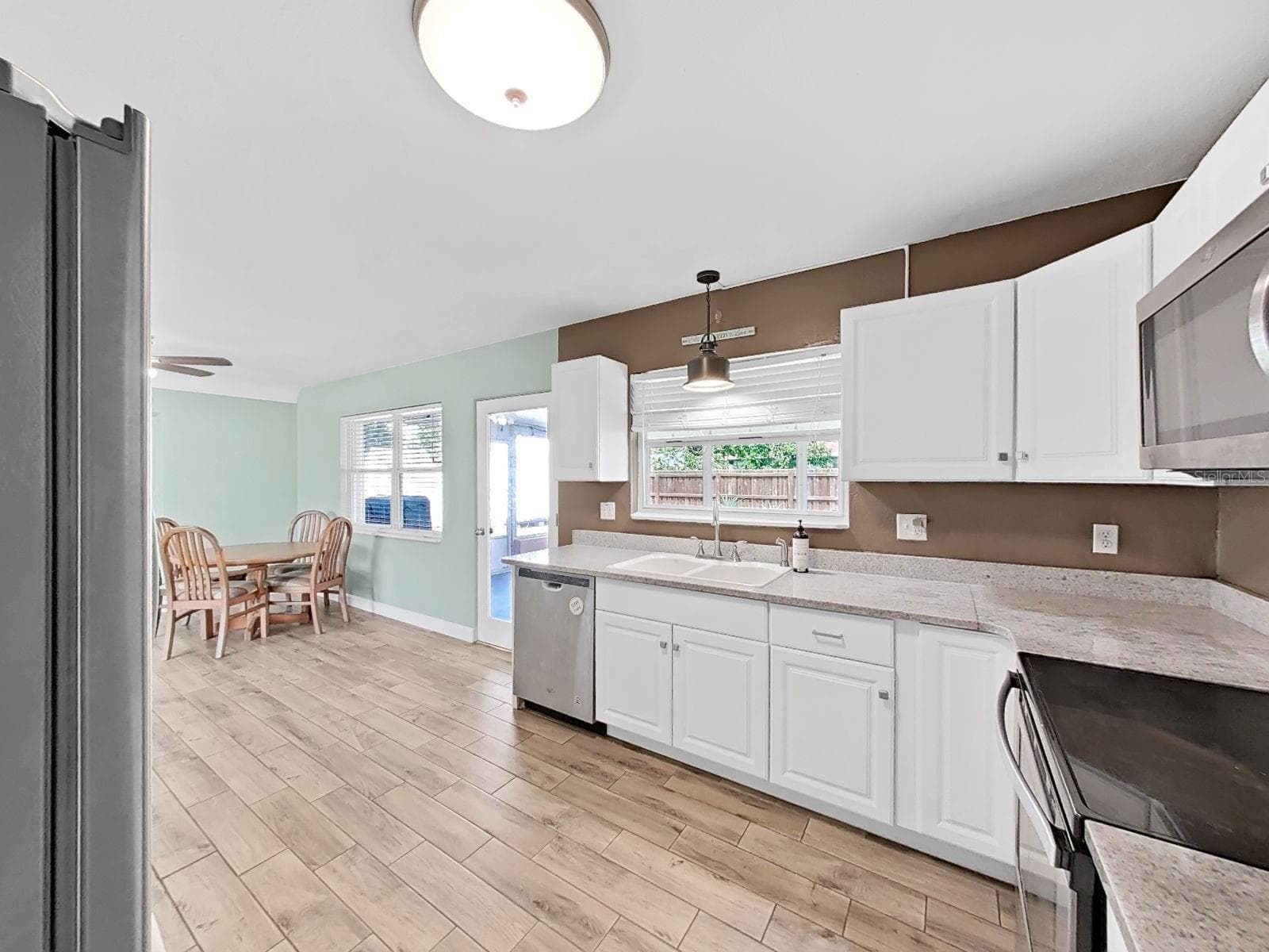 Single Family Residence at 5931 49TH AVE N, ST PETERSBURG, photo 18 of 46