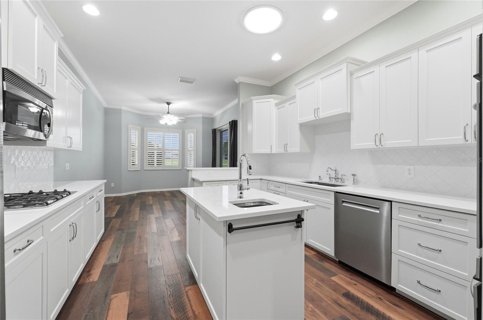 Quartz Counters - 4040 PALMA CEIA CIR, WINTER HAVEN