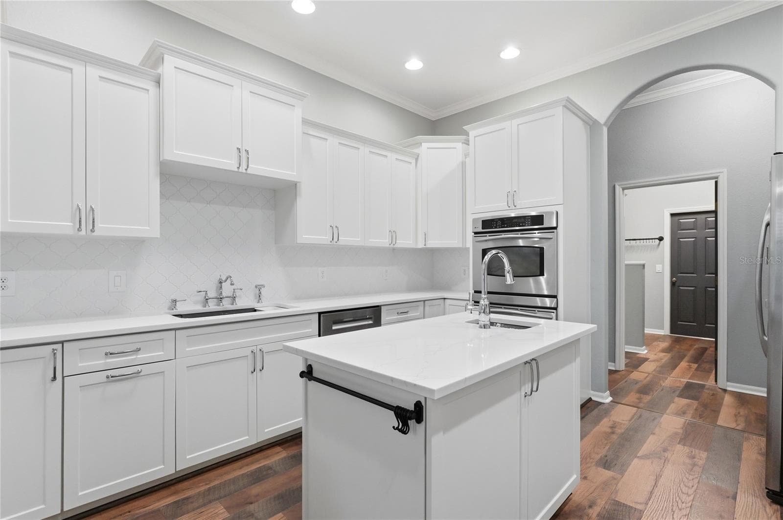 Beautiful Custom Tile Backsplash - 4040 PALMA CEIA CIR, WINTER HAVEN