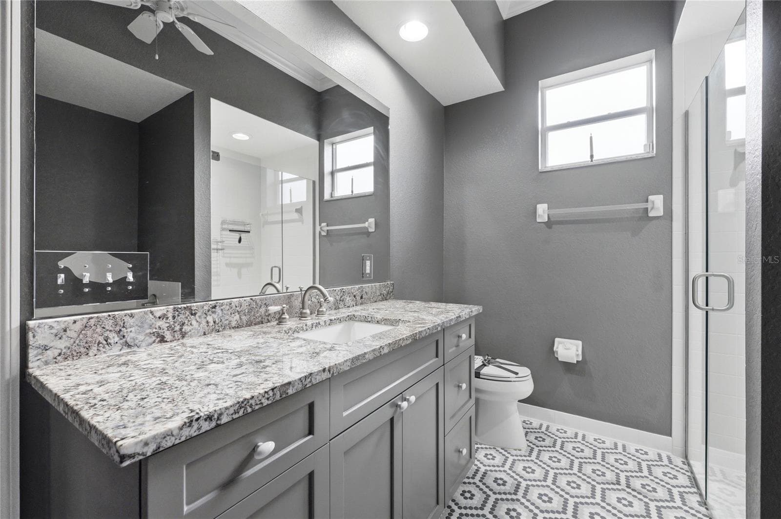 Second Bath Beautifully Renovated - 4040 PALMA CEIA CIR, WINTER HAVEN