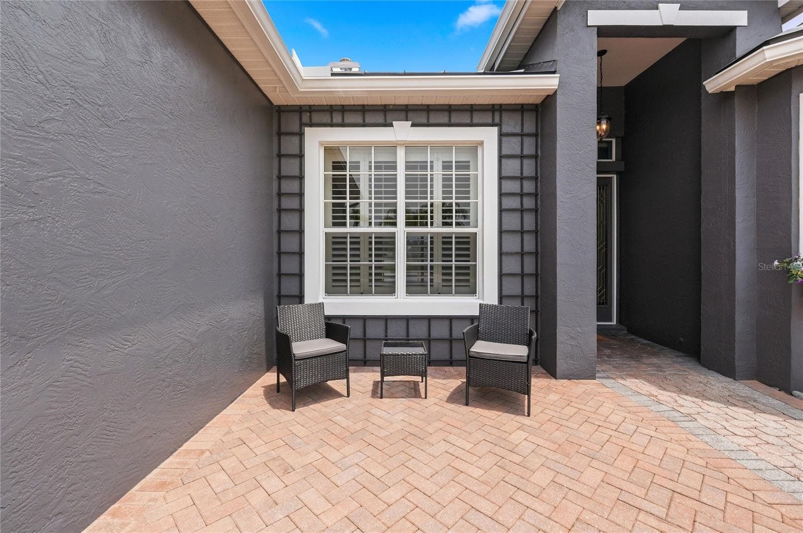 Front Patio Sitting Area - 4040 PALMA CEIA CIR, WINTER HAVEN