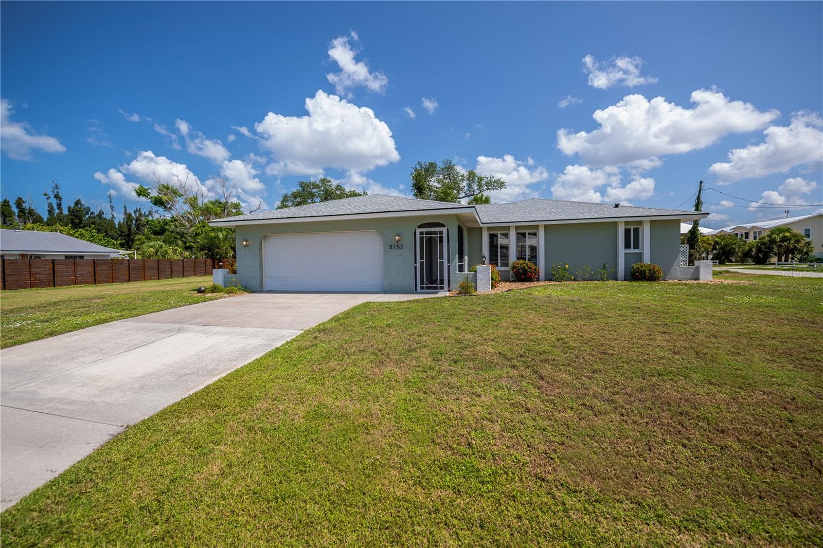 Roof 2022! AC  and Water Heater 2025! SOLD FURNISHED!! - 8152 SEASHELL ST, ENGLEWOOD