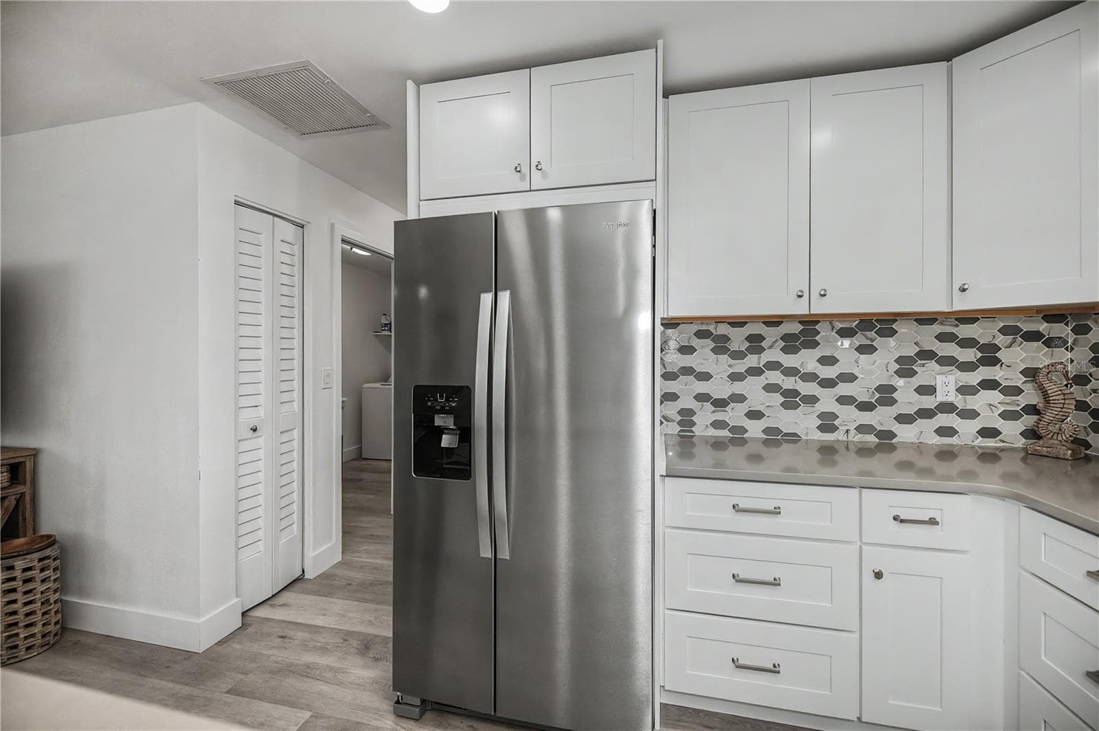 Soft close cabinetry/drawers! - 8152 SEASHELL ST, ENGLEWOOD