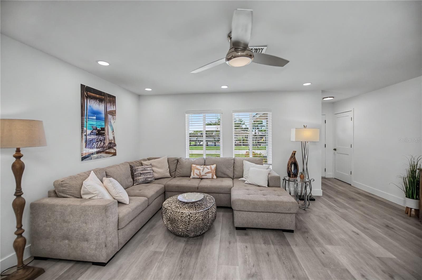Living room - 8152 SEASHELL ST, ENGLEWOOD